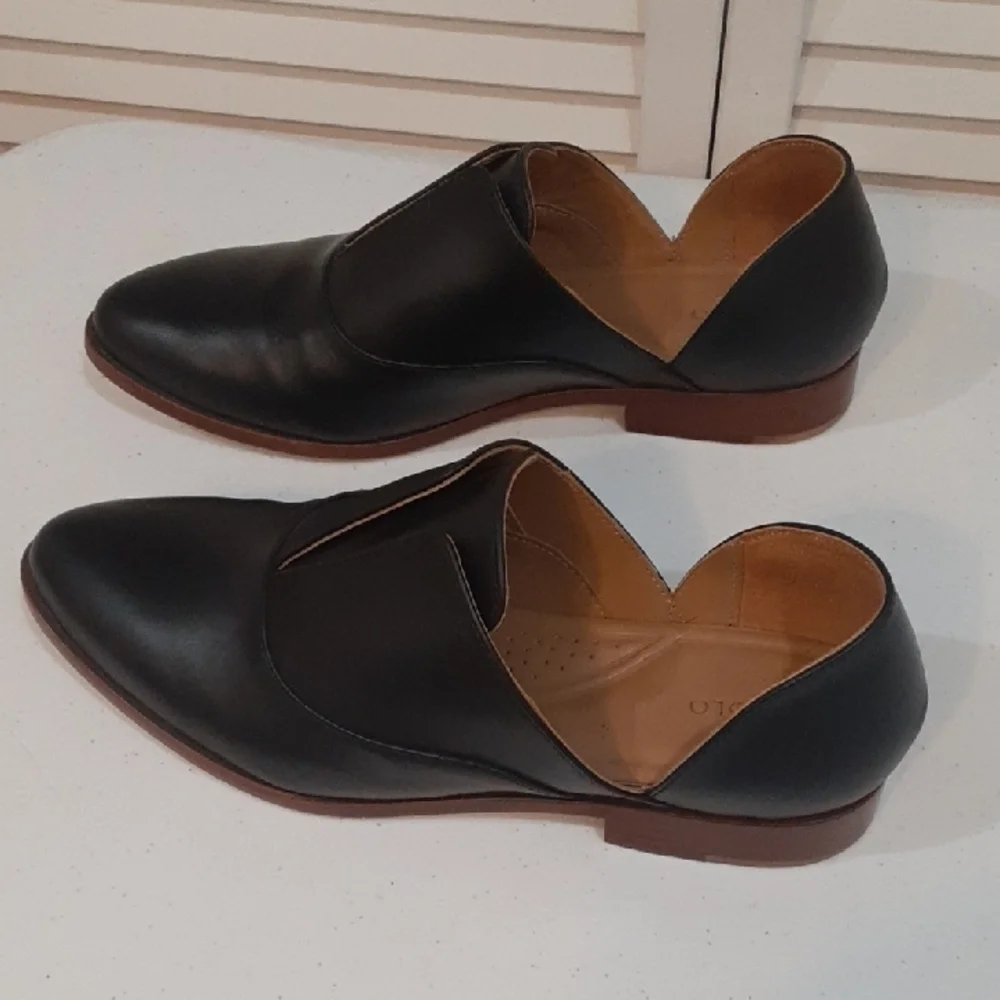 Women's Black Leather Slip-On Shoes - Picture 5 of 6